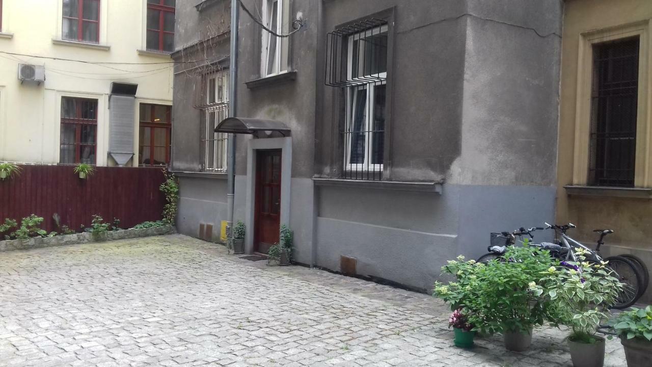 Beautiful Apartment With 1 Bedroom Main Square Krasków Dış mekan fotoğraf